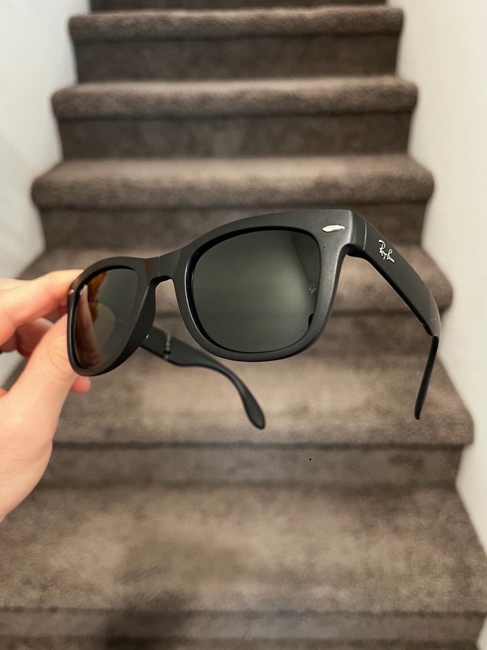 Ray-Ban Black Folding Wayfarer Sunglasses with Black Case - Picture 2 of 8